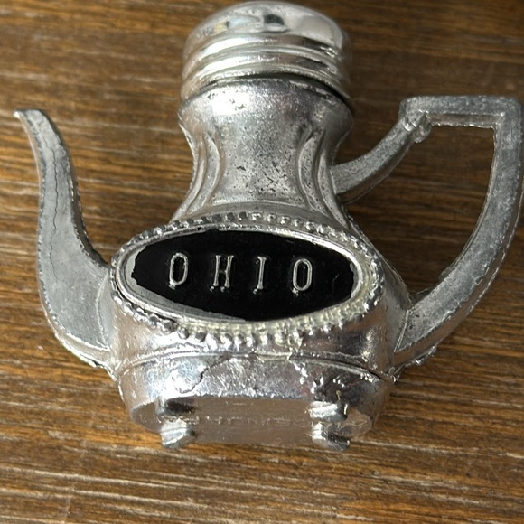 Vintage Salt & Pepper Mini Shakers with Tray Made in Japan Souvenir OHIO Label - Picture 10 of 11